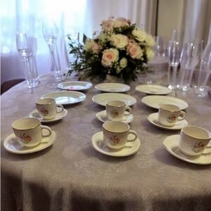 Vintage ~ Royal China (brand)  ~ 1940s ~ Real China ~ 18 Pieces